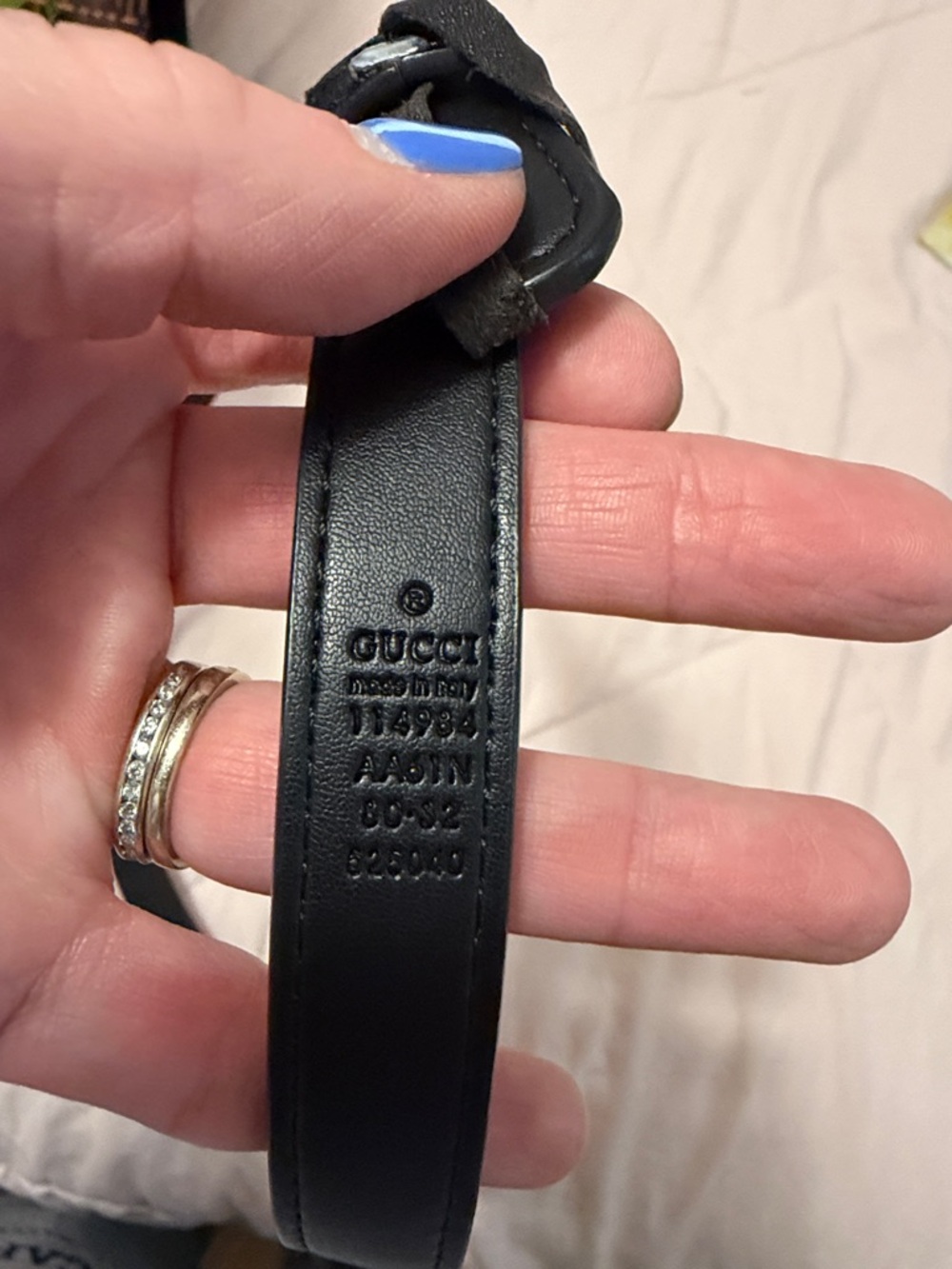 Black Leather Belt with Gold Interlocking GG Buckle - Picture 2 of 3